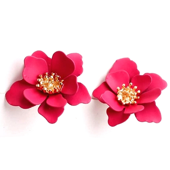 Black Flower Gothic Earrings 3D Floral Pretty Realistic Goth Flowers New - Picture 7 of 7